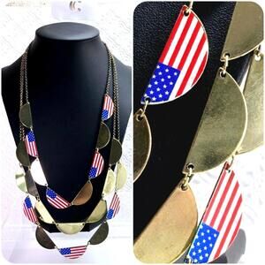 Charming Charlie Patriotic USA Flag Triple Strand Gold Tone Necklace NWT